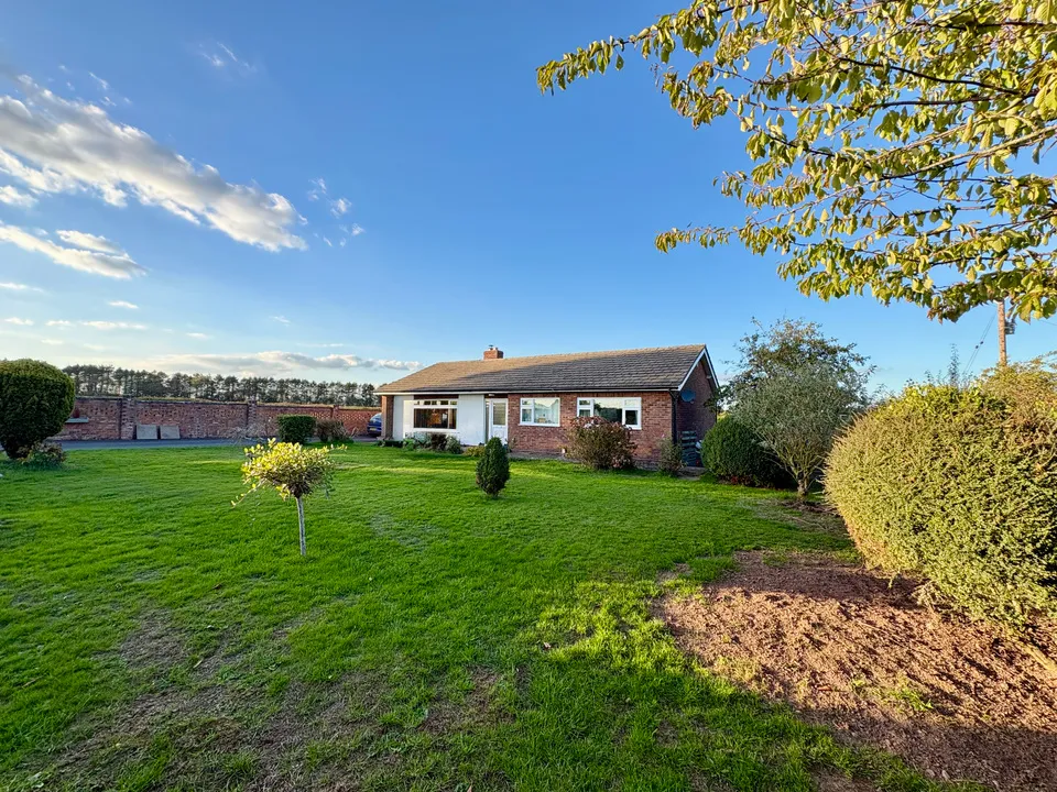 3 bed house for sale — Winsley Park Bungalow, Hope-under-Dinmore, Leominster, Herefordshire