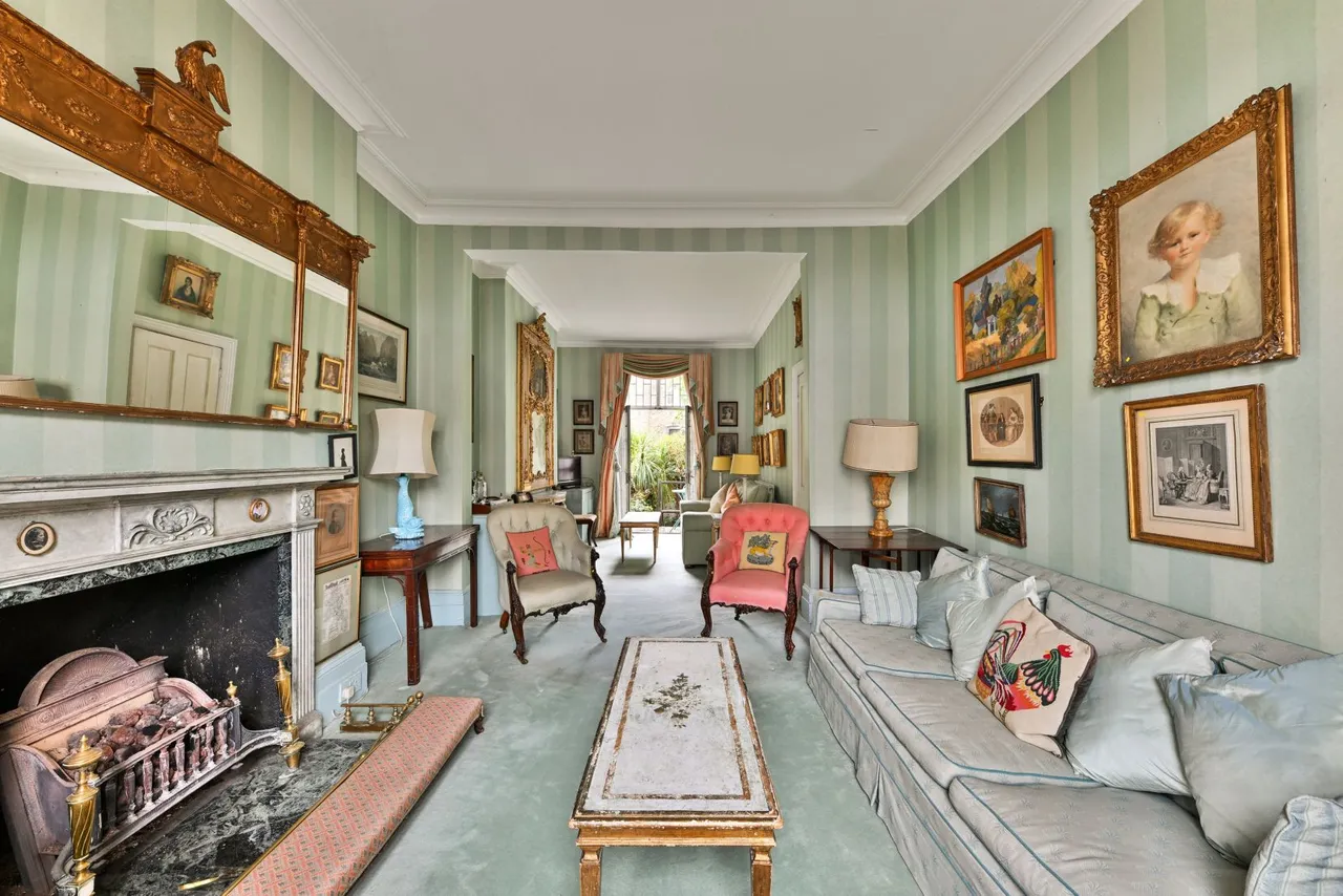 3 bed house for sale — Lamont Road, London, SW10 0HR