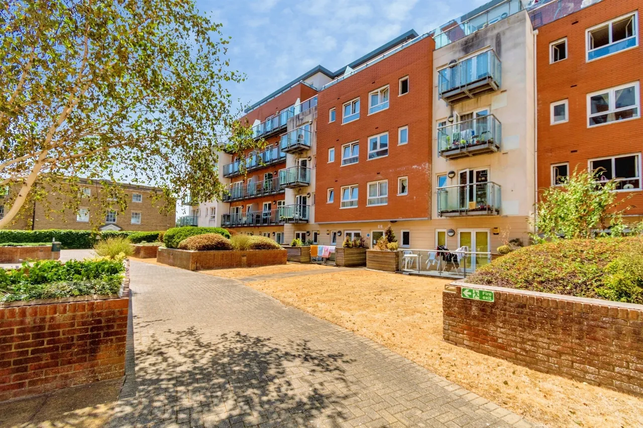 Lower Canal Walk, Southampton, photo 2