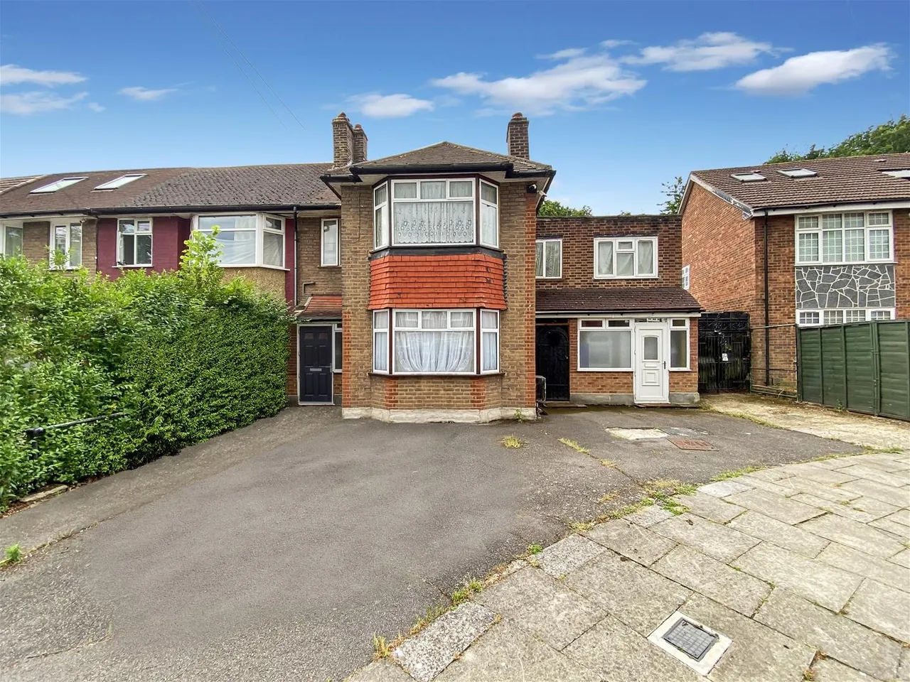 4 bed house for sale — Selborne Gardens, Perivale