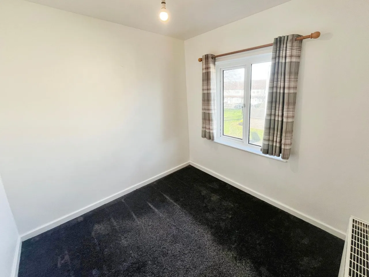 Belvoir Crescent, Lisburn, BT28, photo 9