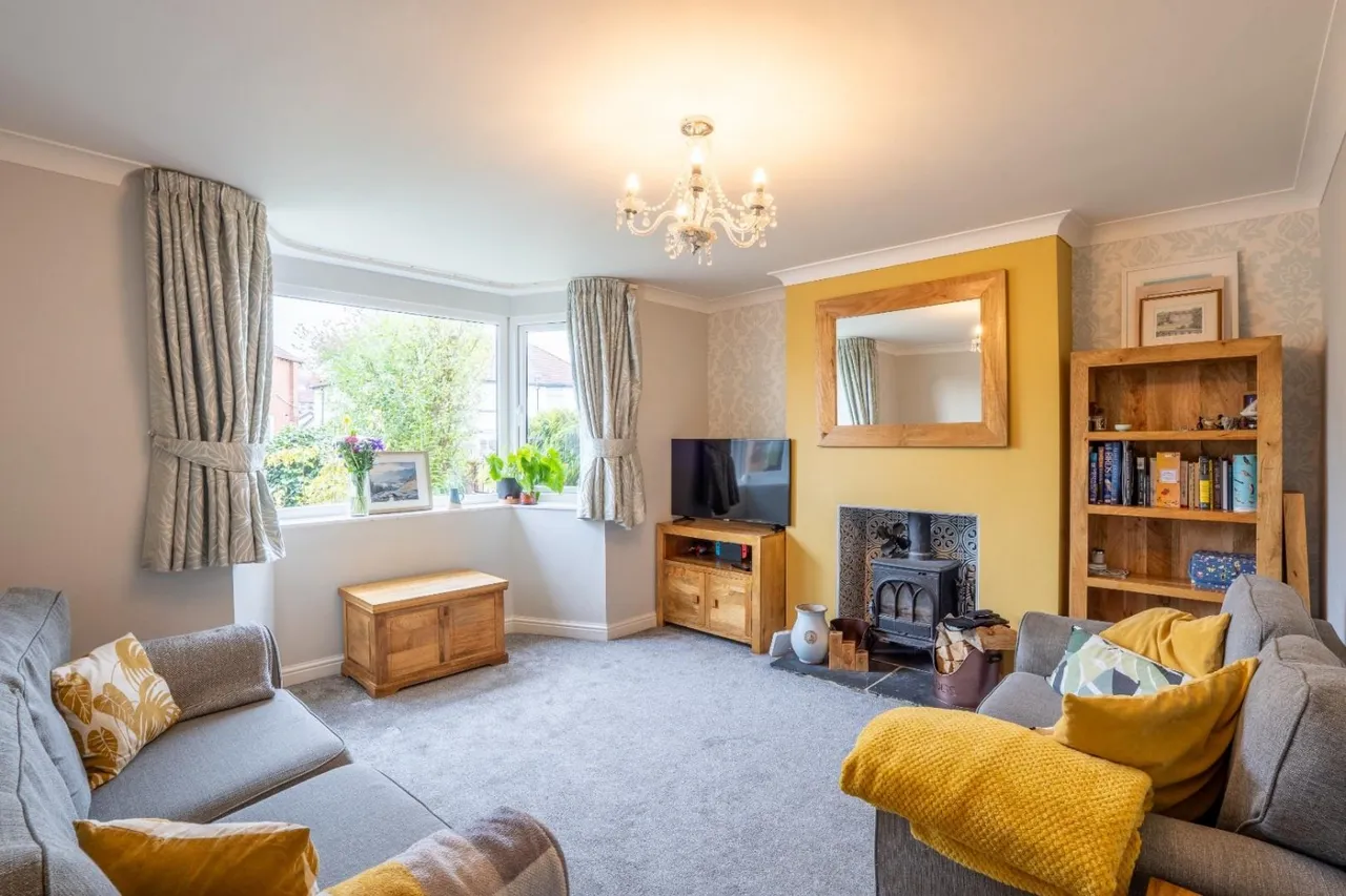 Moor Allerton Avenue, Moortown, LS17, photo 3