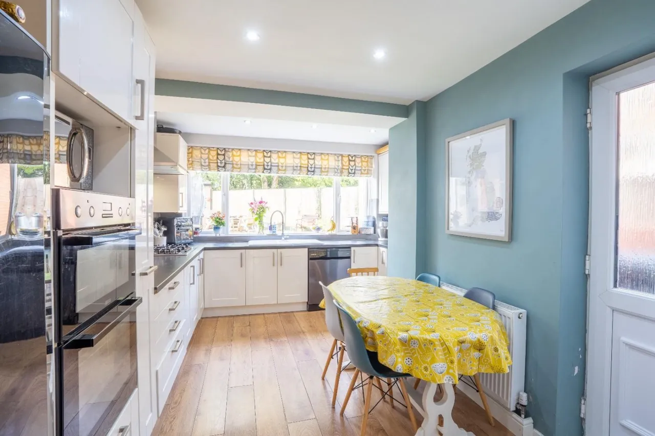 Moor Allerton Avenue, Moortown, LS17, photo 2