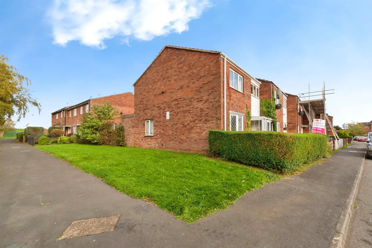 3 bed house for sale — Chestnut Grove, Grantham