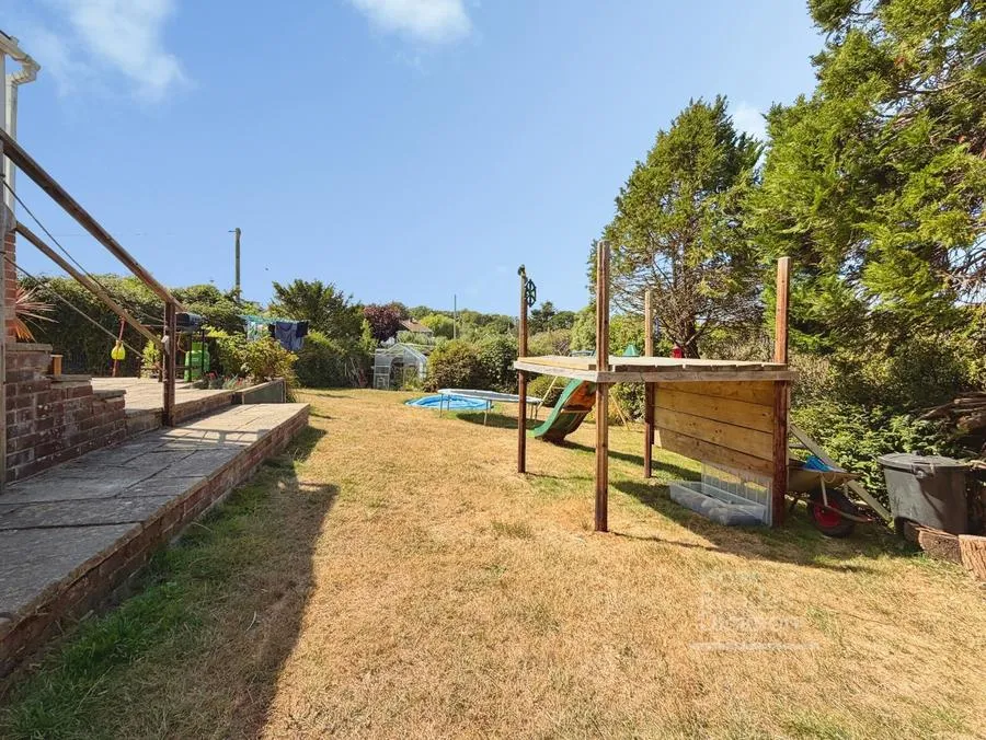 Hillcrest Road, Rookley, PO38, photo 15