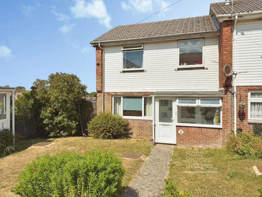 3 bed house for sale, Hillcrest Road, Rookley, PO38