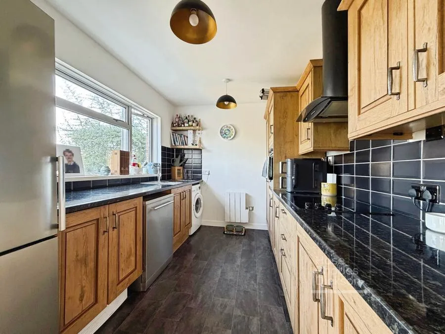 Hillcrest Road, Rookley, PO38, photo 20