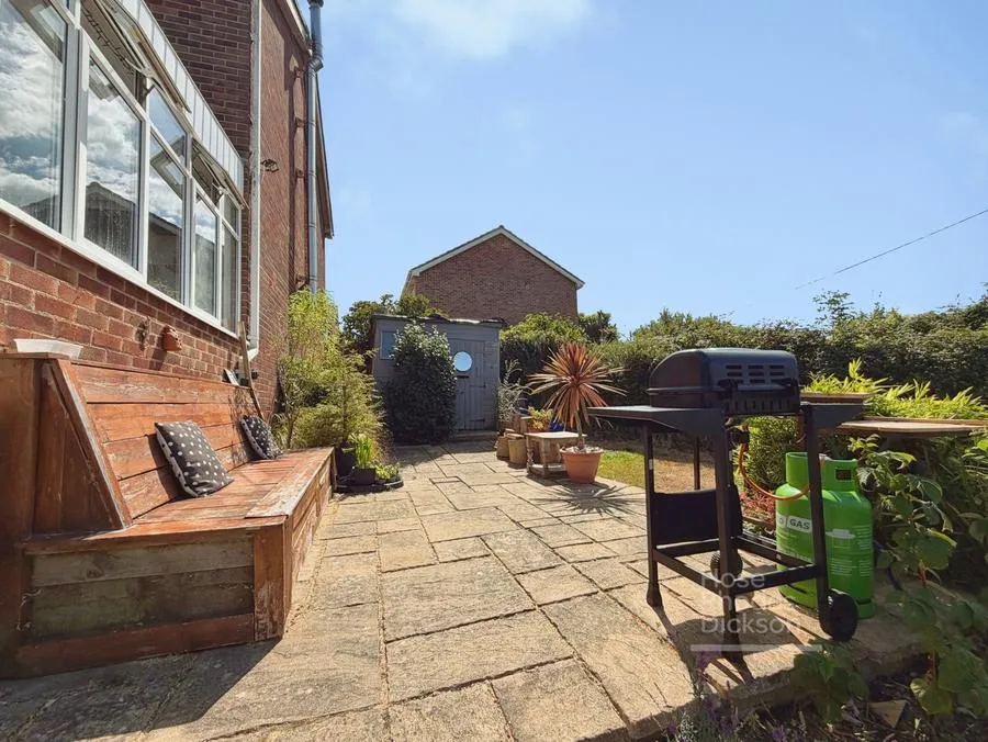 Hillcrest Road, Rookley, PO38, photo 17
