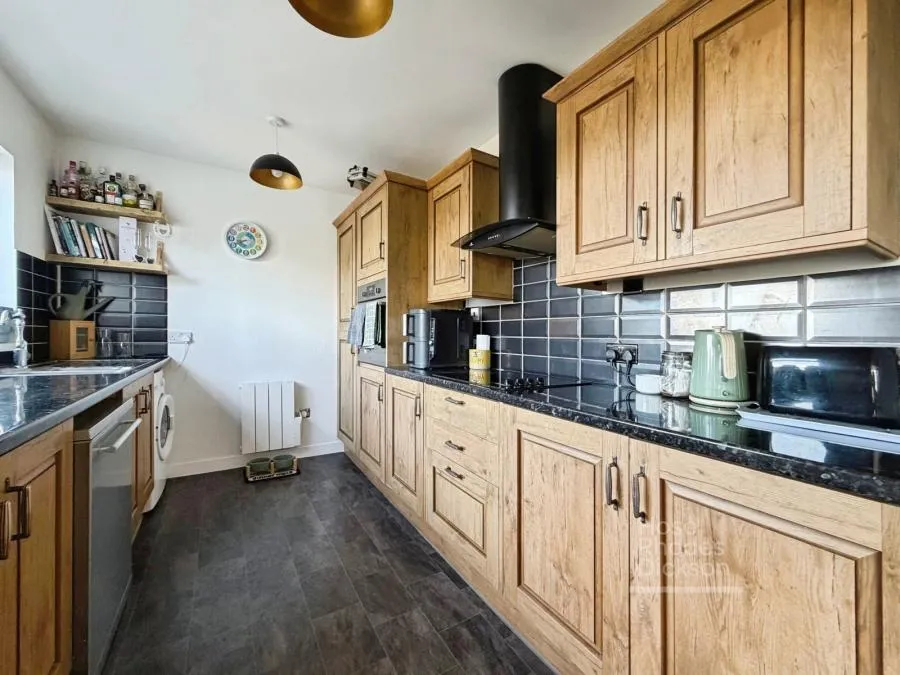 Hillcrest Road, Rookley, PO38, photo 4
