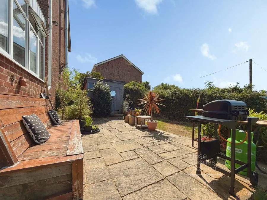 Hillcrest Road, Rookley, PO38, photo 13