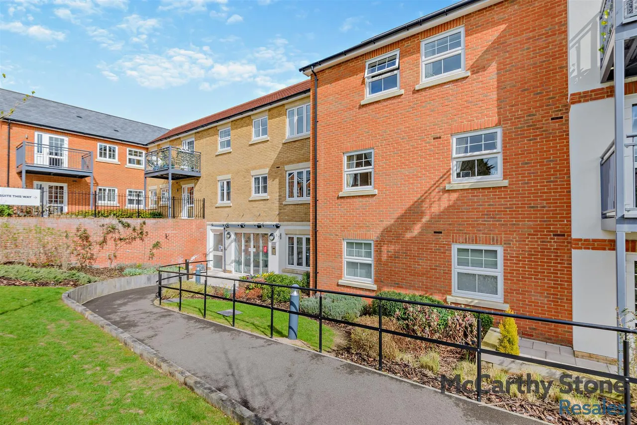 Orchard Lane, Alton, GU34, photo 31