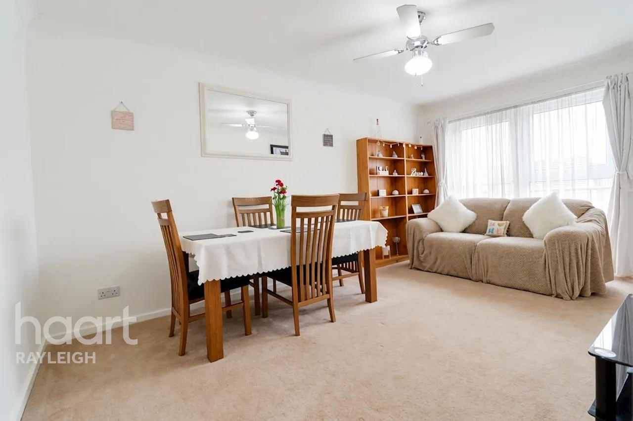 Eastwood Road, Rayleigh, SS6, photo 2