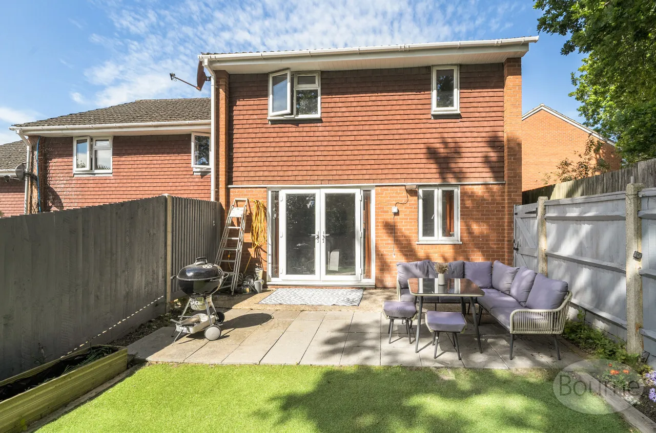 3 bed house for sale, Murrell Road, Ash, GU12
