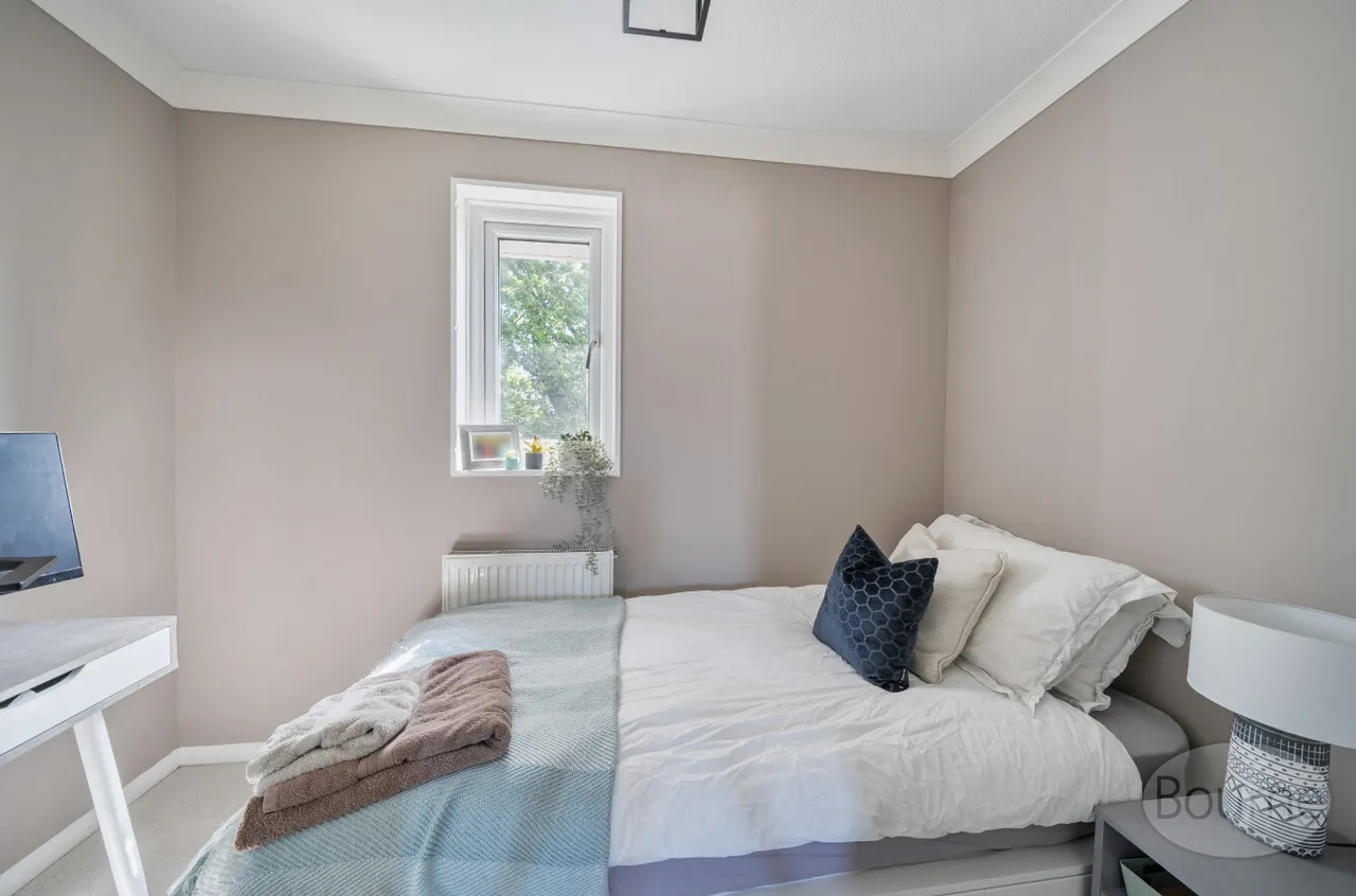 Murrell Road, Ash, GU12, photo 18