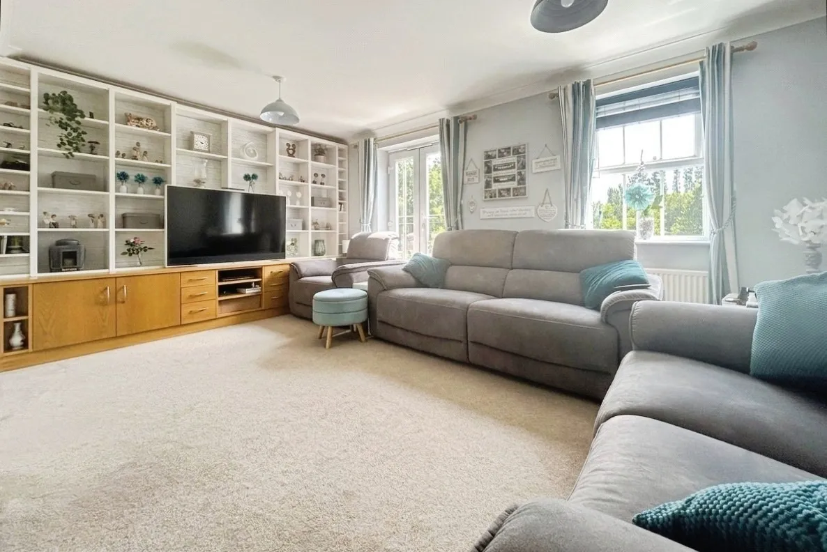 Creswell, Hook, Hampshire, RG27 9TG, photo 2