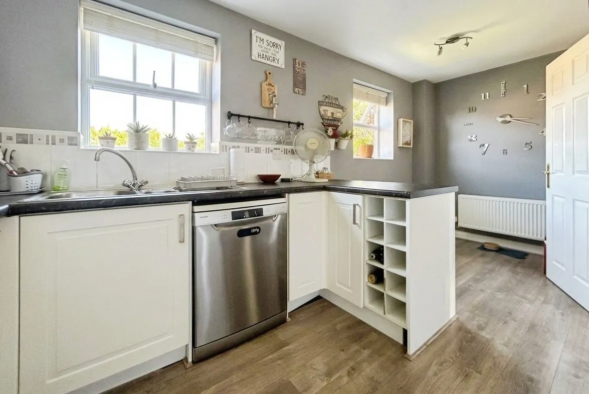 Creswell, Hook, Hampshire, RG27 9TG, photo 7