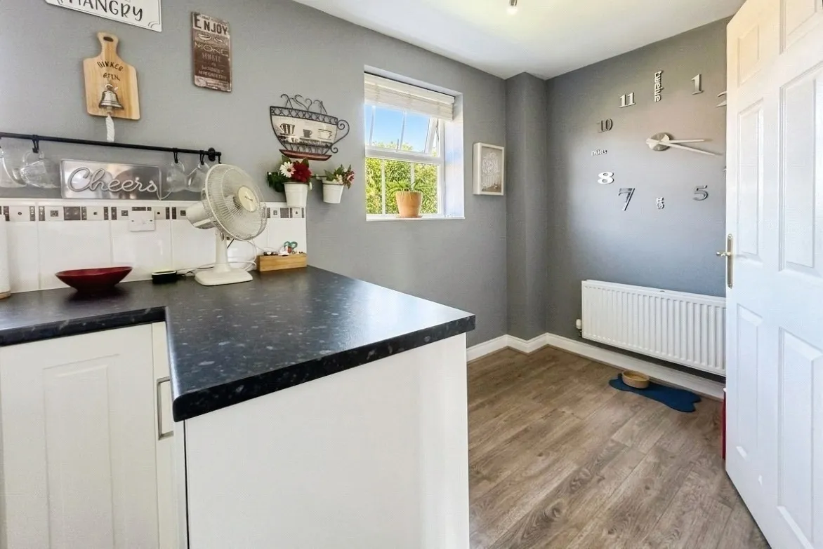 Creswell, Hook, Hampshire, RG27 9TG, photo 10
