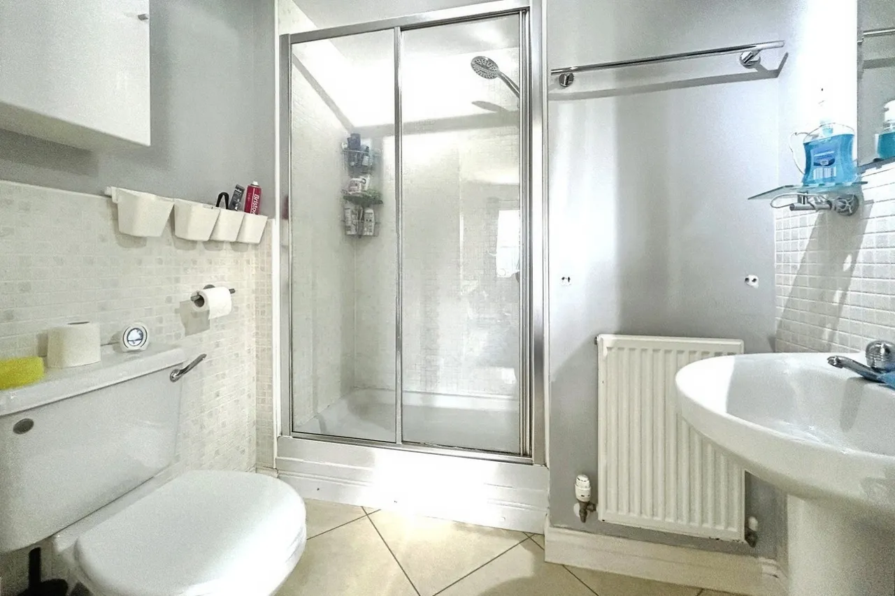 Creswell, Hook, Hampshire, RG27 9TG, photo 8