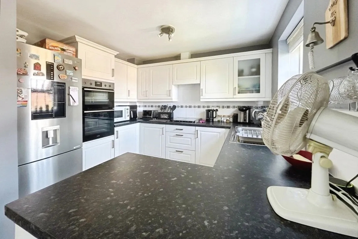 Creswell, Hook, Hampshire, RG27 9TG, photo 11