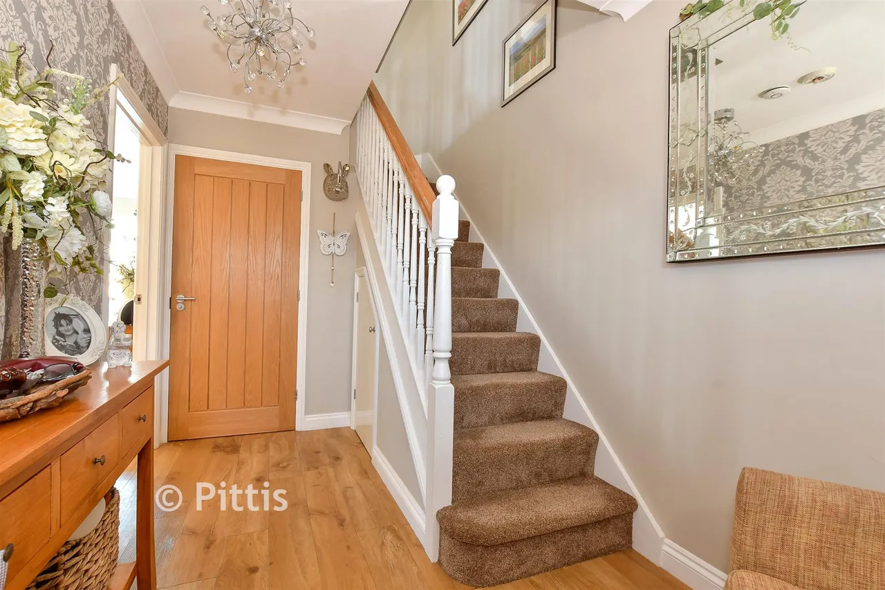Summerhill Close, Sandown, PO36, photo 7