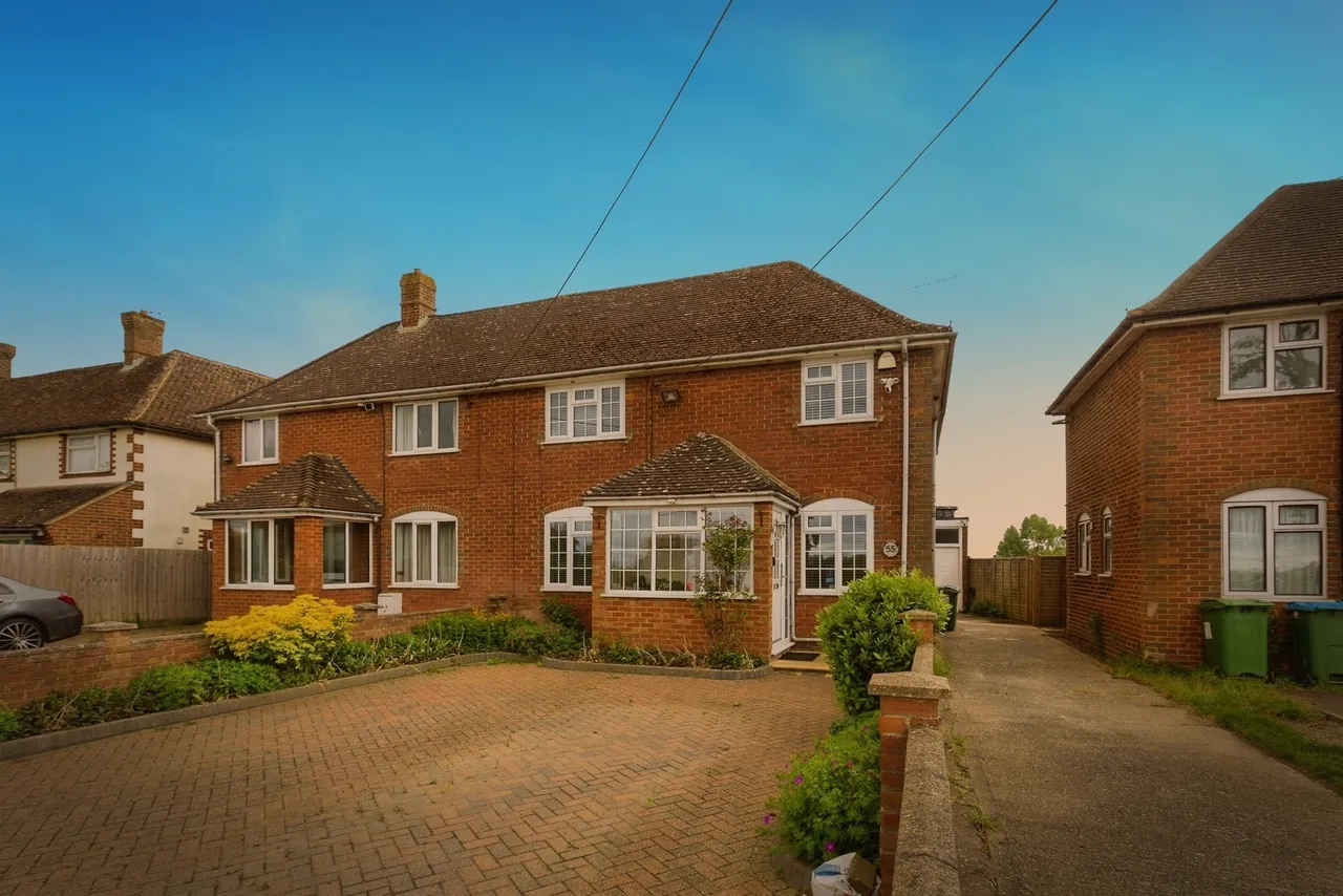 4 bed house for sale, Lower Road, Stoke Mandeville, HP22