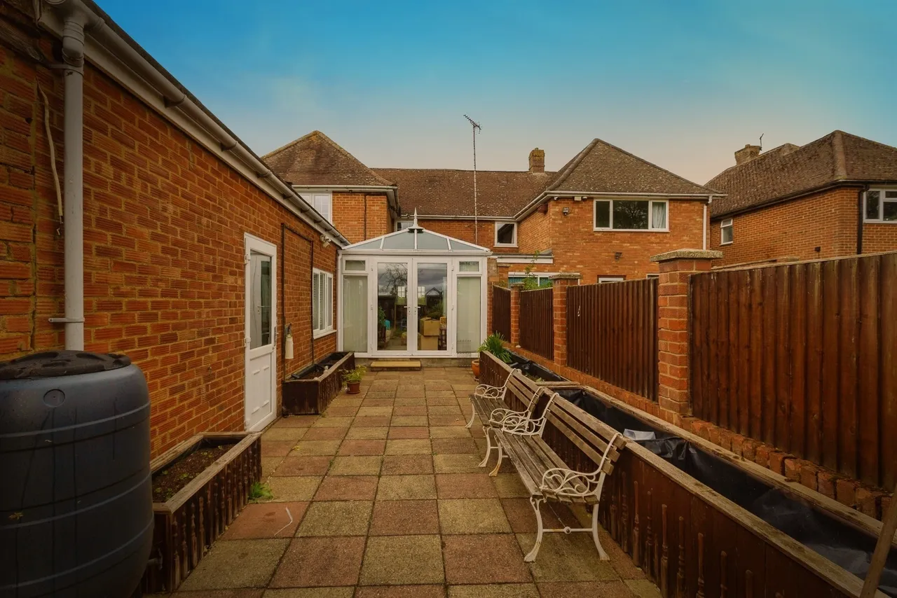 Lower Road, Stoke Mandeville, HP22, photo 16