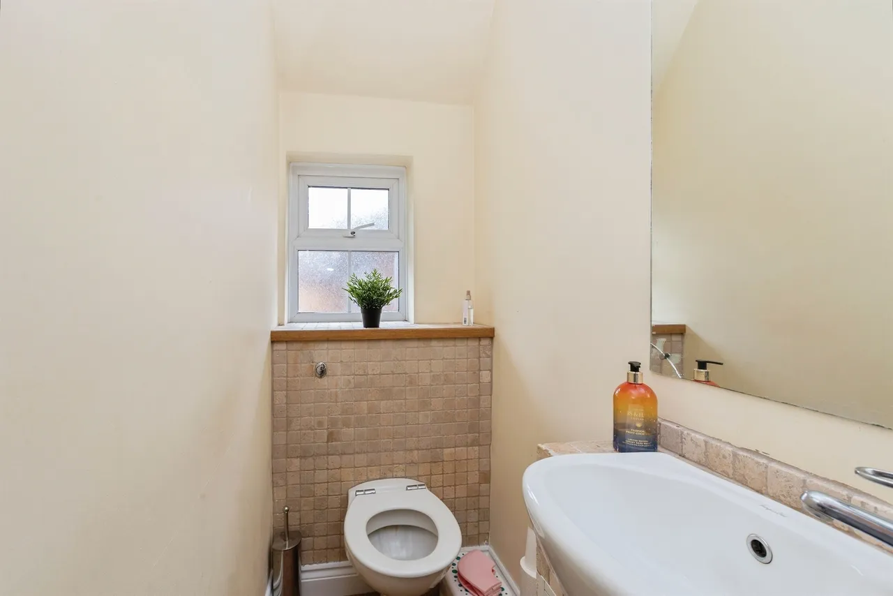 Lower Road, Stoke Mandeville, HP22, photo 15