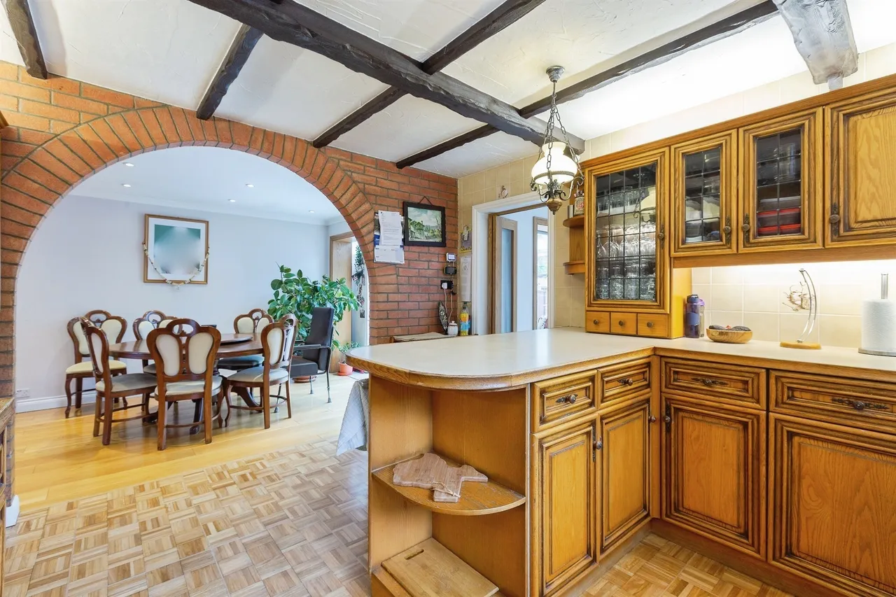 Lower Road, Stoke Mandeville, HP22, photo 6