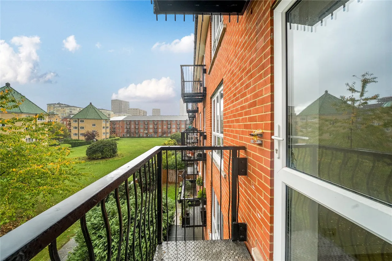 Garter Way, London, SE16, photo 5