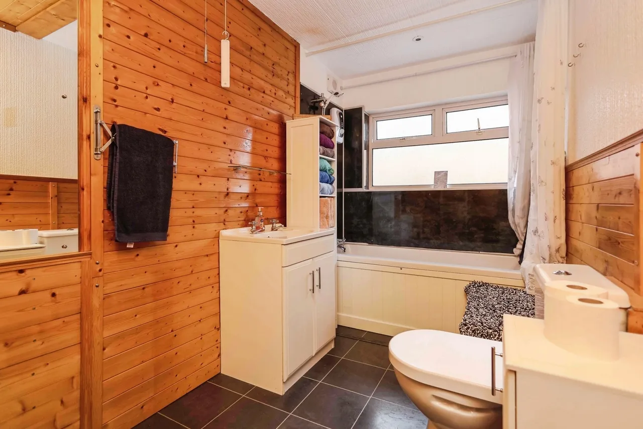 The Crest, Birmingham, B31, photo 13