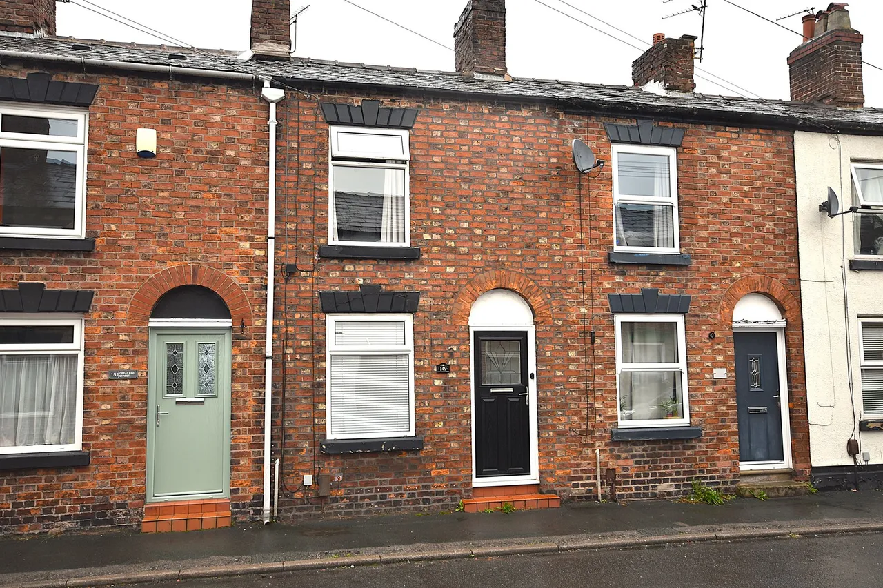 2 bed house for sale, Great King Street, Macclesfield