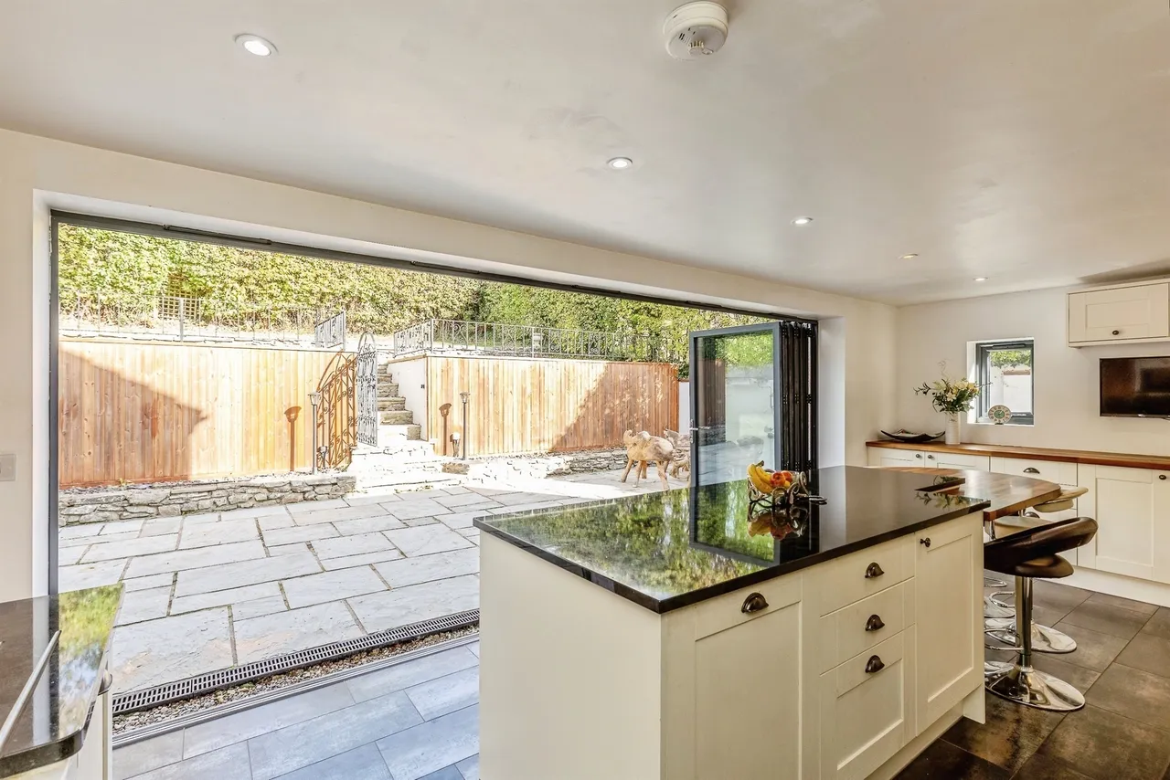 Bath Road, Bitton, BS30, photo 4