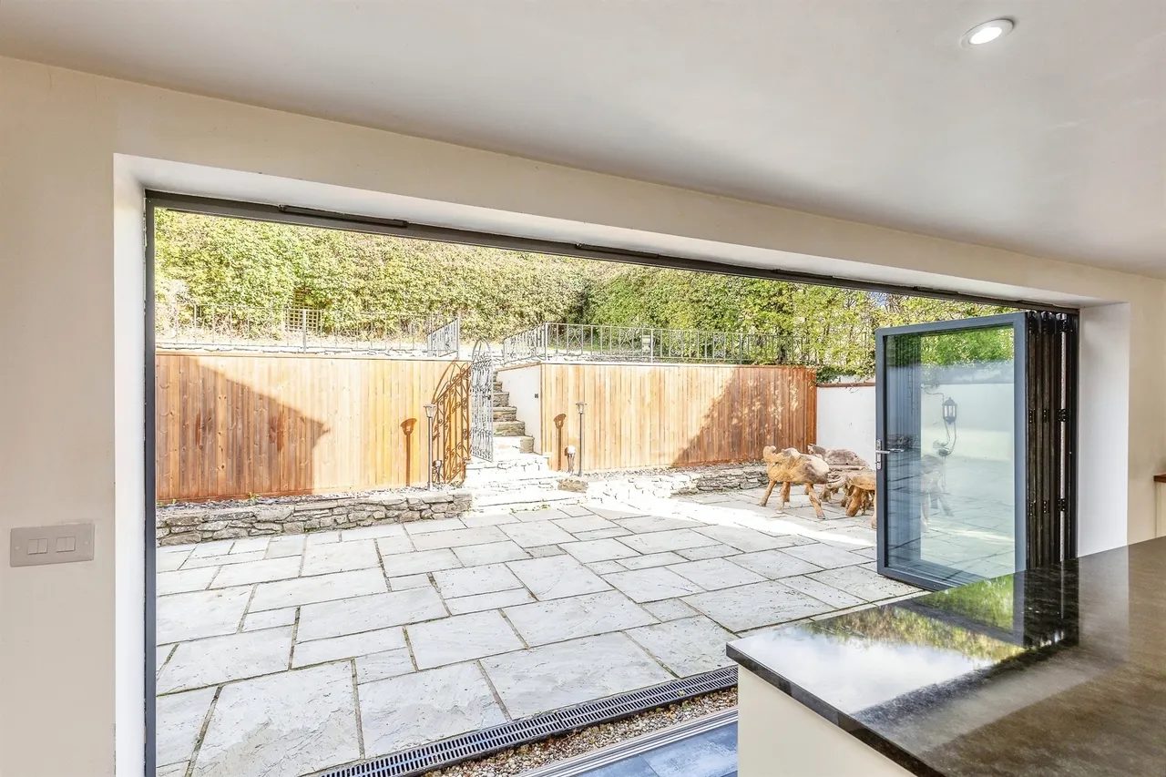 Bath Road, Bitton, BS30, photo 20