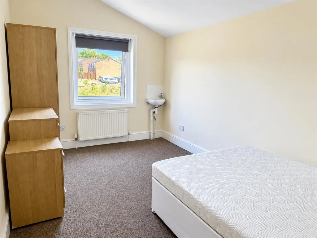Robertson Road, Greenbank, BS5, photo 2
