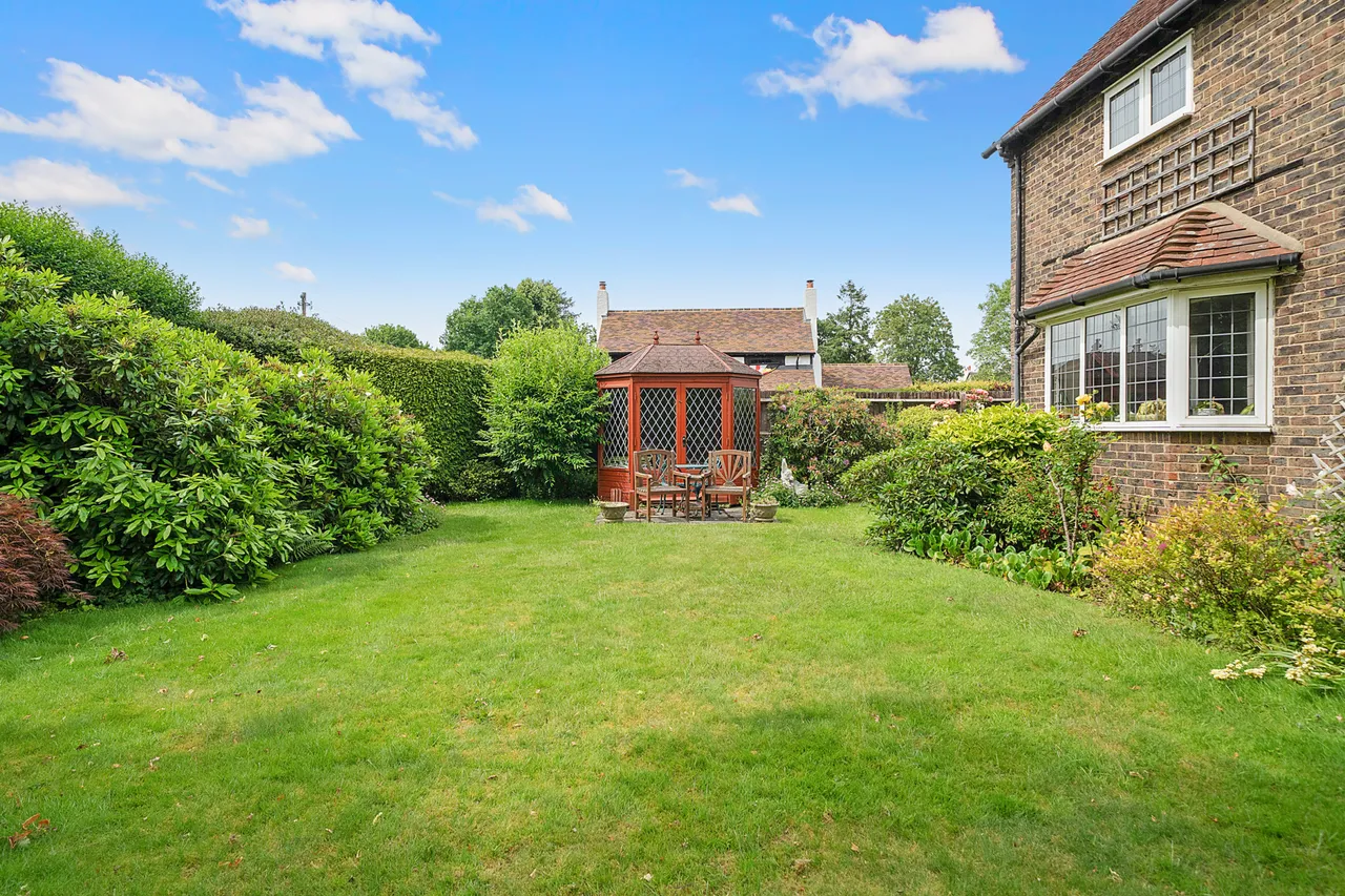Balcombe Gardens, Horley, RH6, photo 5