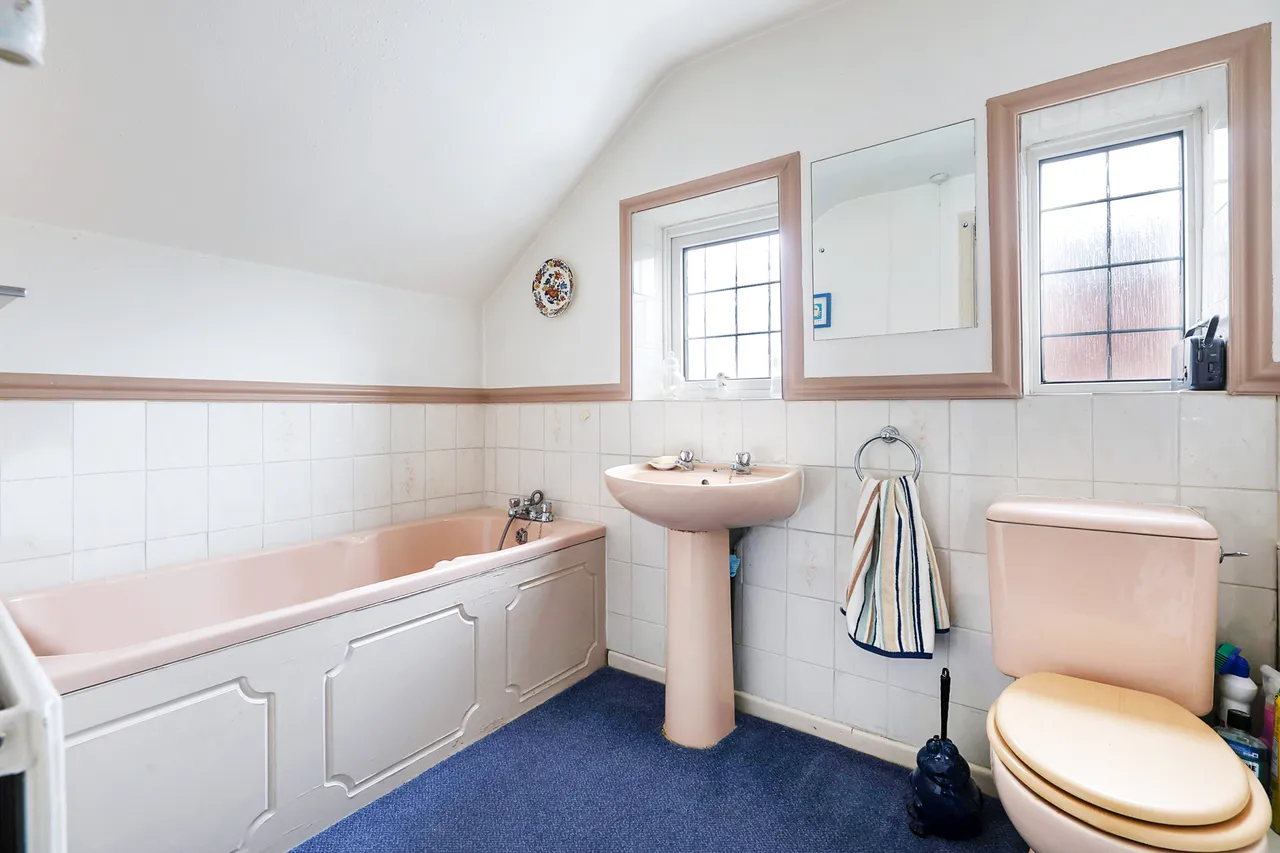 Balcombe Gardens, Horley, RH6, photo 12