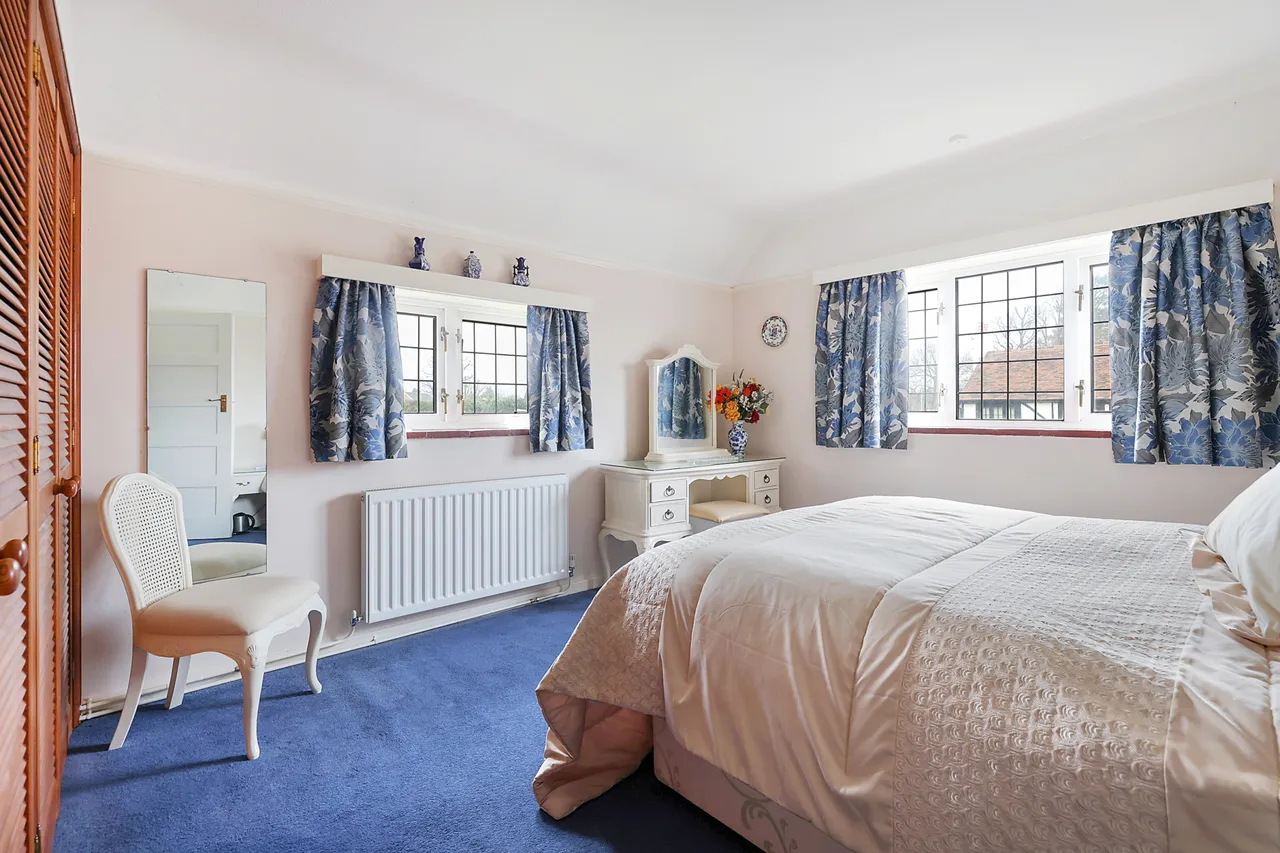 Balcombe Gardens, Horley, RH6, photo 9