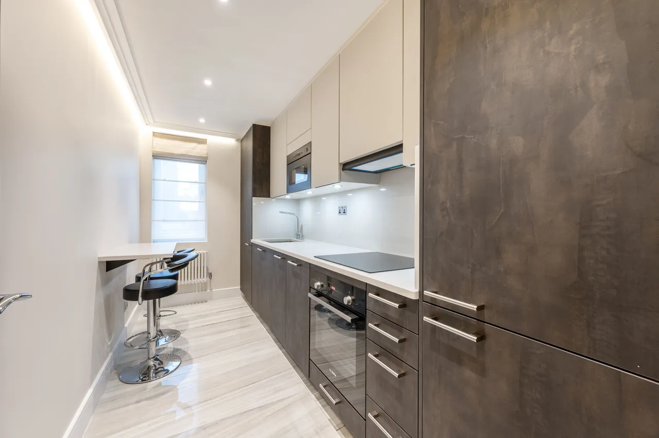 19 Alexandra Court, 5 Moscow Road, London, photo 2
