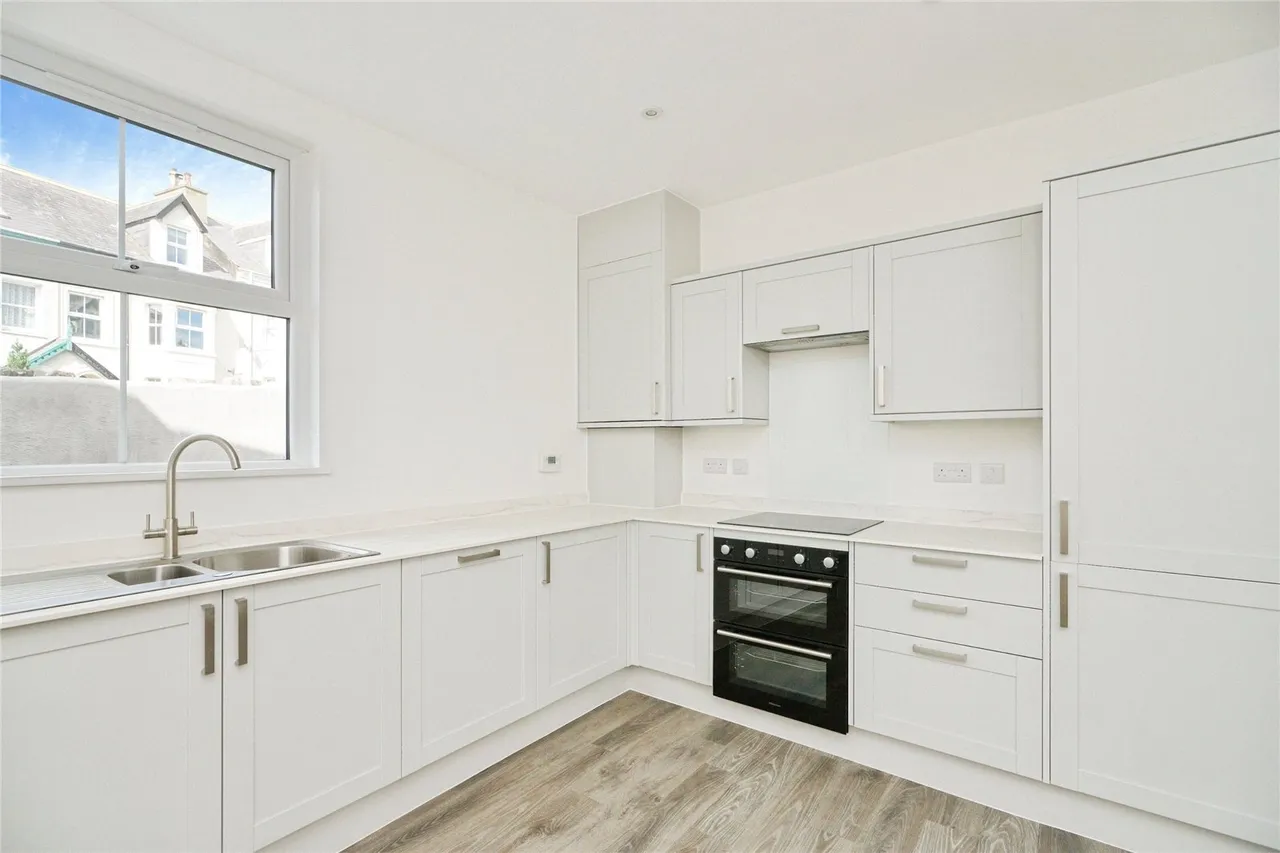 Victoria Road, Caernarfon, LL55, photo 23