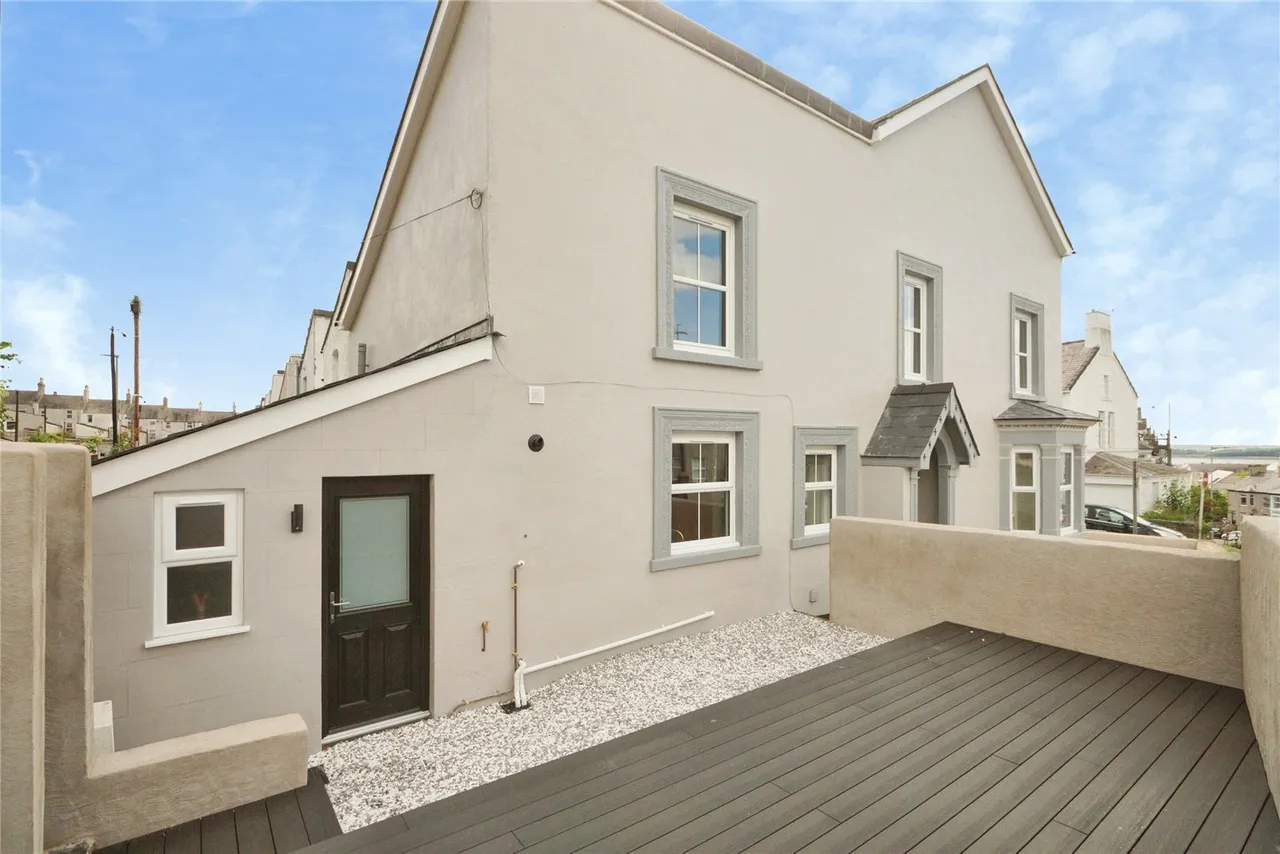Victoria Road, Caernarfon, LL55, photo 17