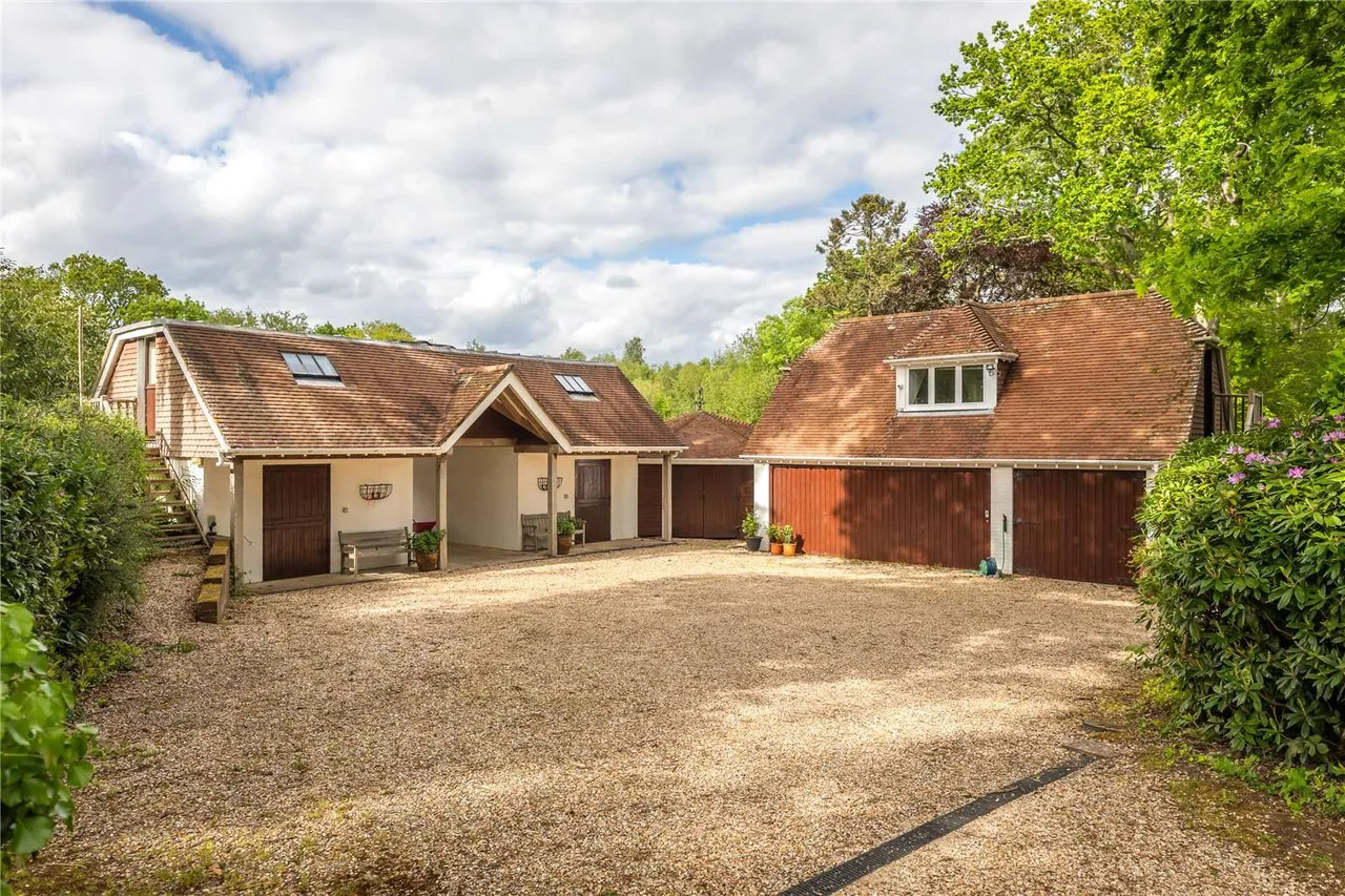 Milford Road, Everton, Lymington, Hampshire, SO41 0JD, photo 5