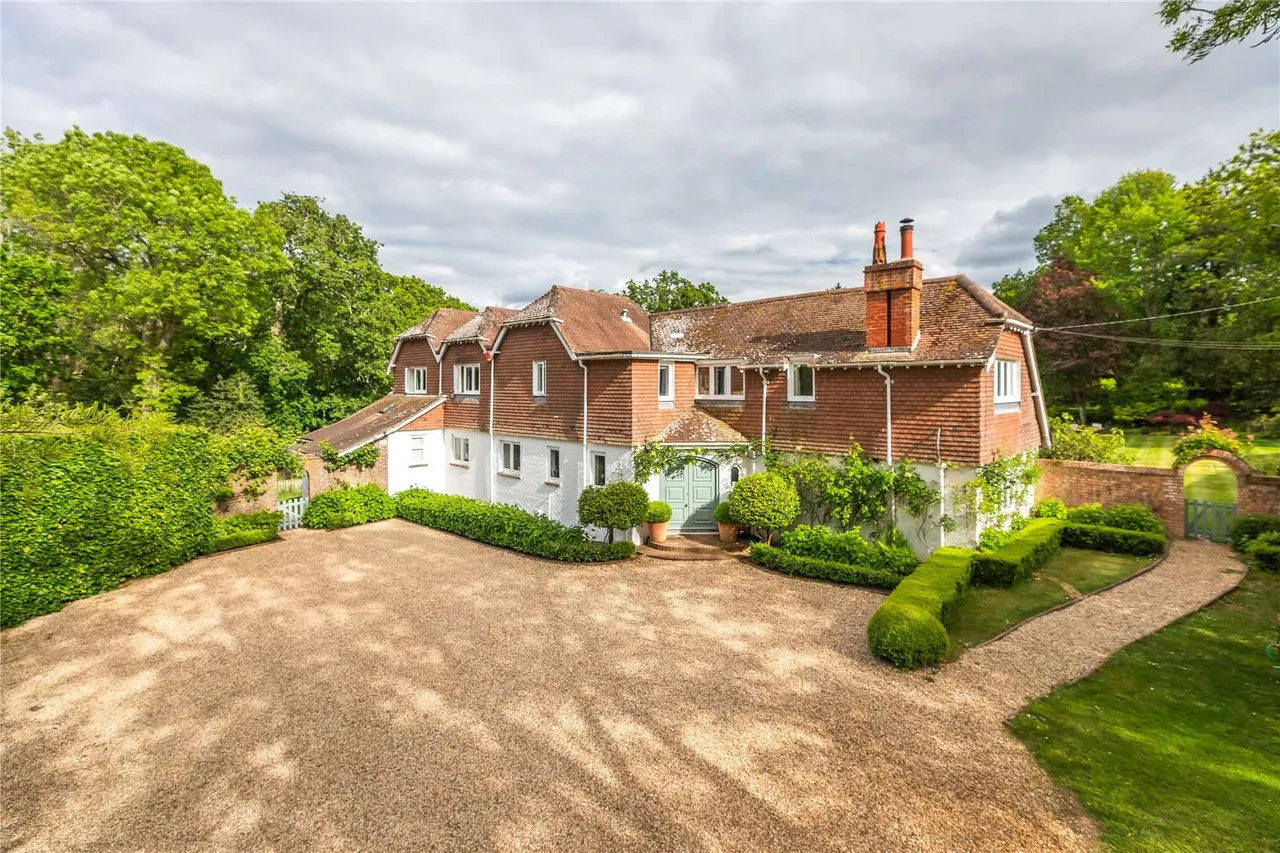 Milford Road, Everton, Lymington, Hampshire, SO41 0JD, photo 3