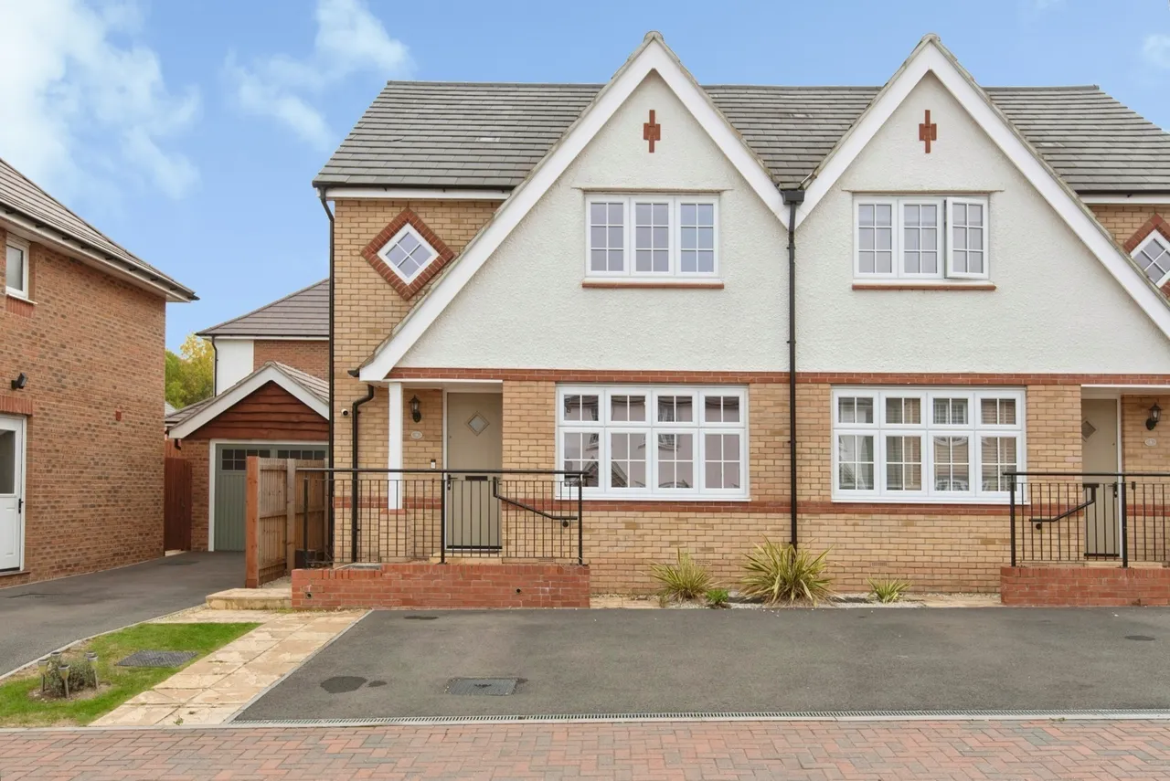 3 bed house for sale, Annas Meadow, Shefford, SG17