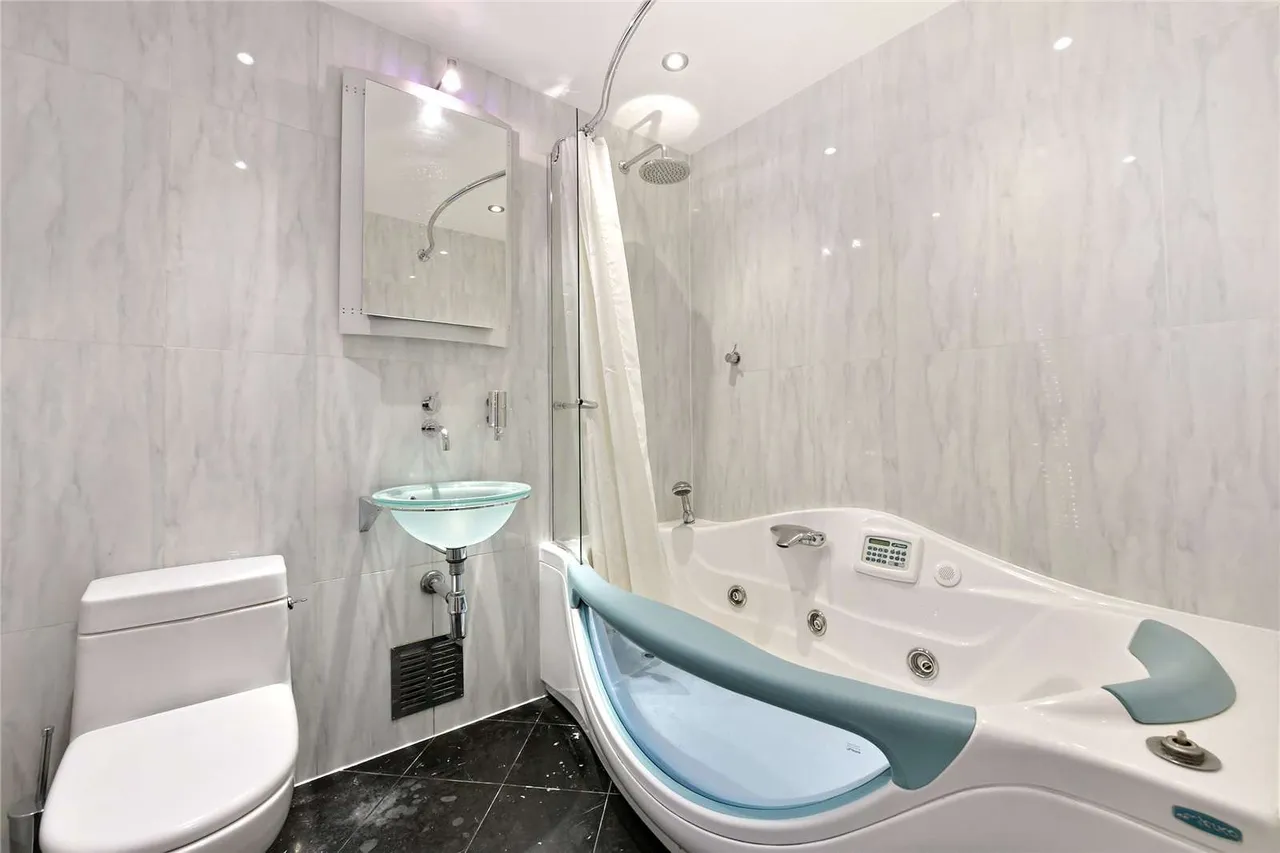 Grosvenor Square, London, W1K 2HL, photo 6