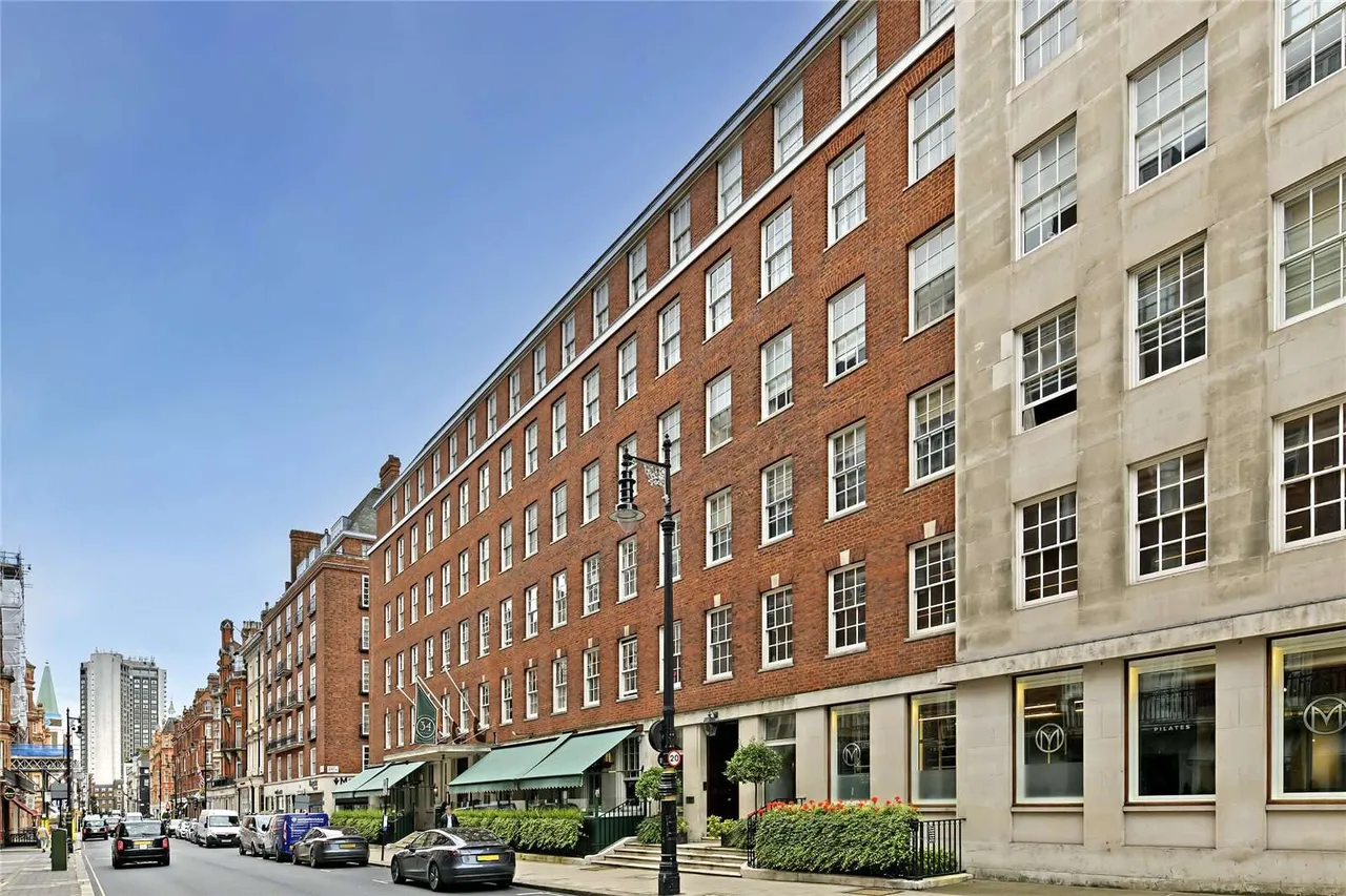 2 bed flat to rent — Grosvenor Square, London, W1K 2HL