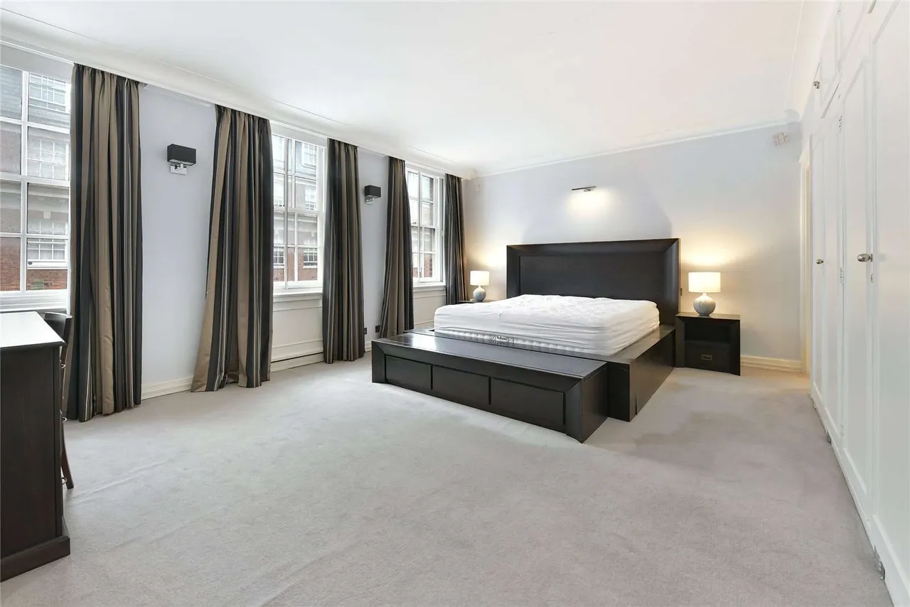 Grosvenor Square, London, W1K 2HL, photo 5