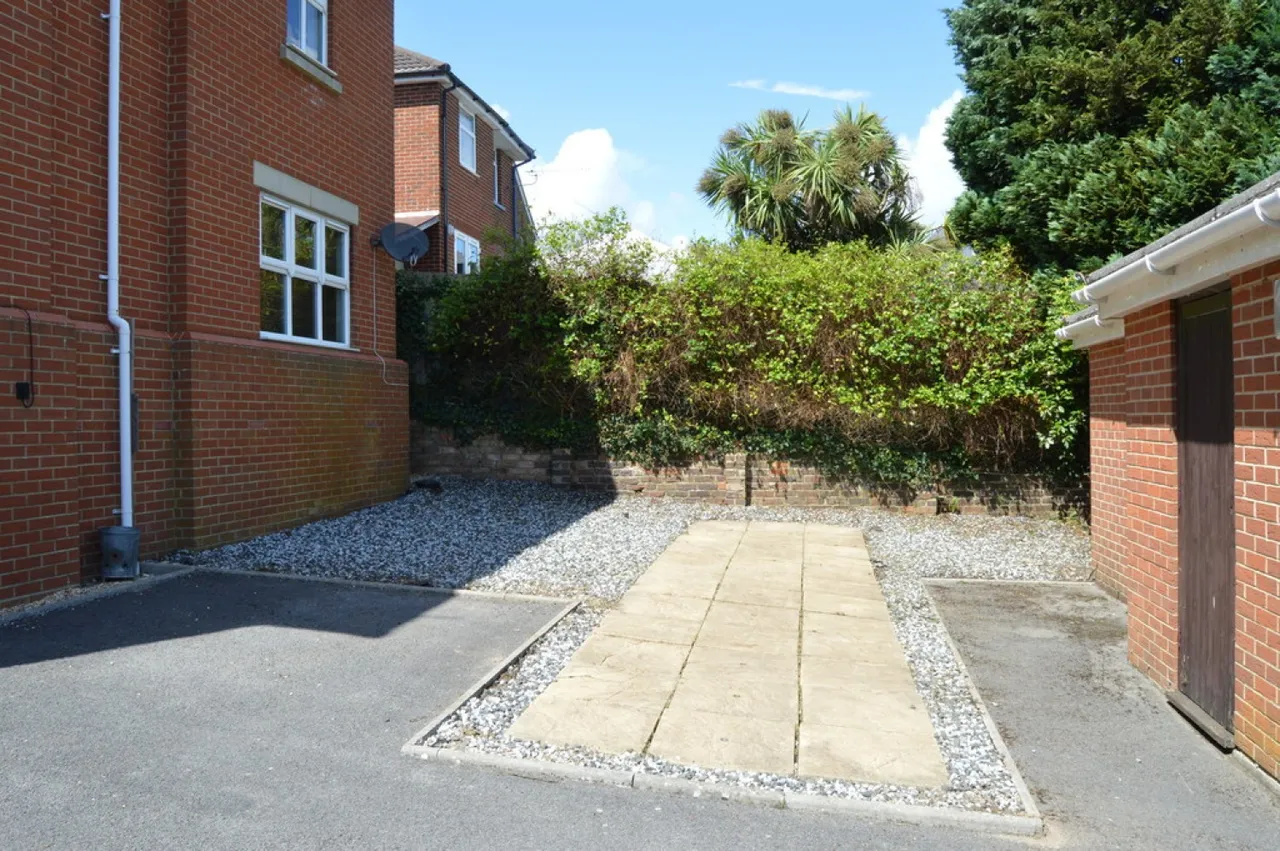 Cranbrook Road, photo 4