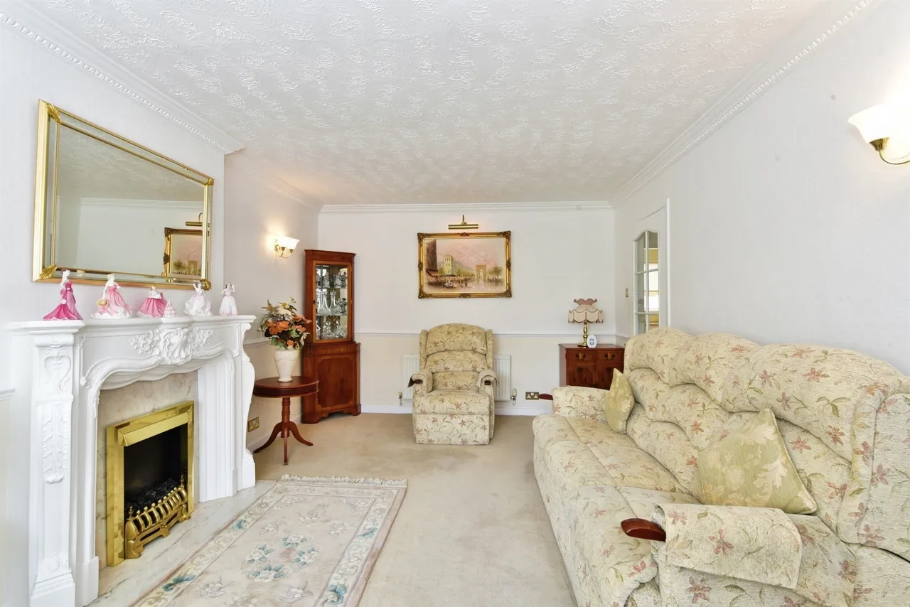 Wooldale Drive, Owlthorpe, Sheffield, photo 3