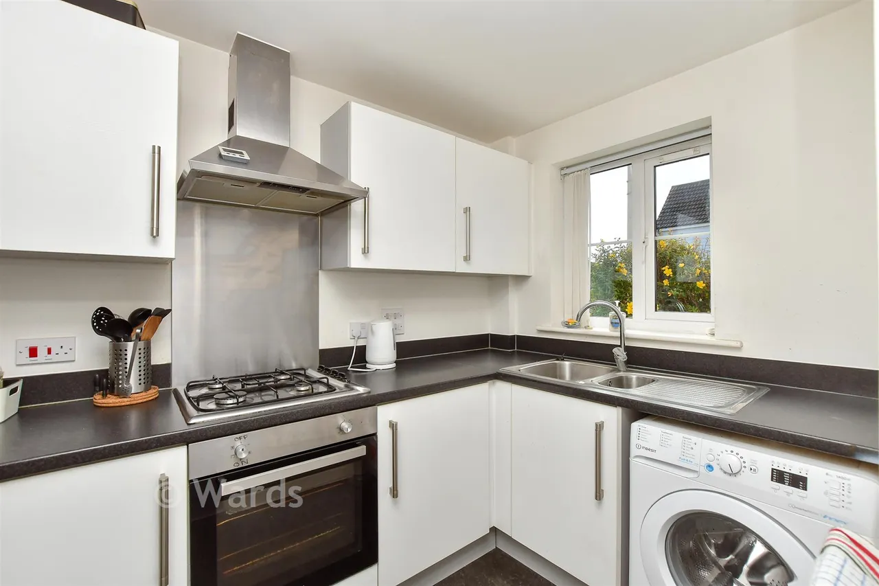 Baryntyne Crescent, Rochester, ME3, photo 3