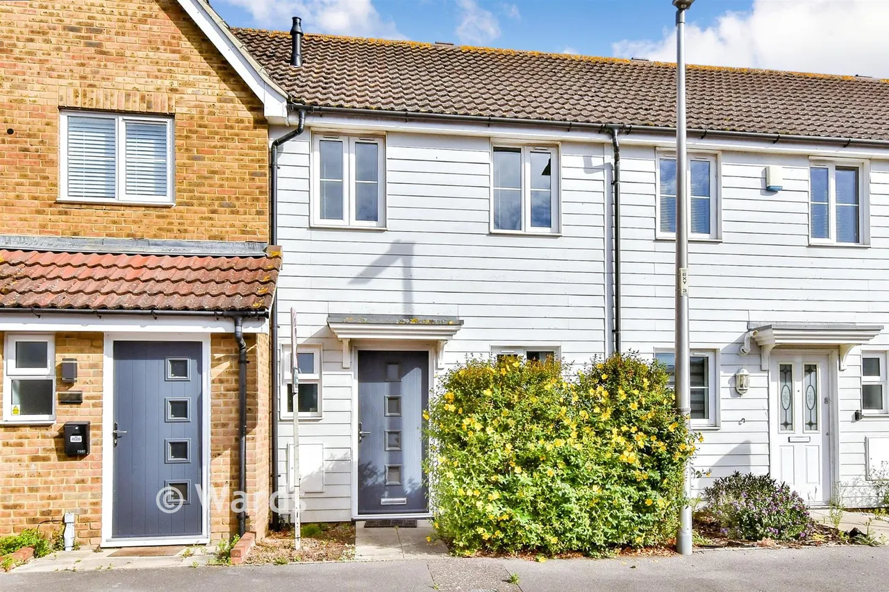 2 bed house for sale, Baryntyne Crescent, Rochester, ME3